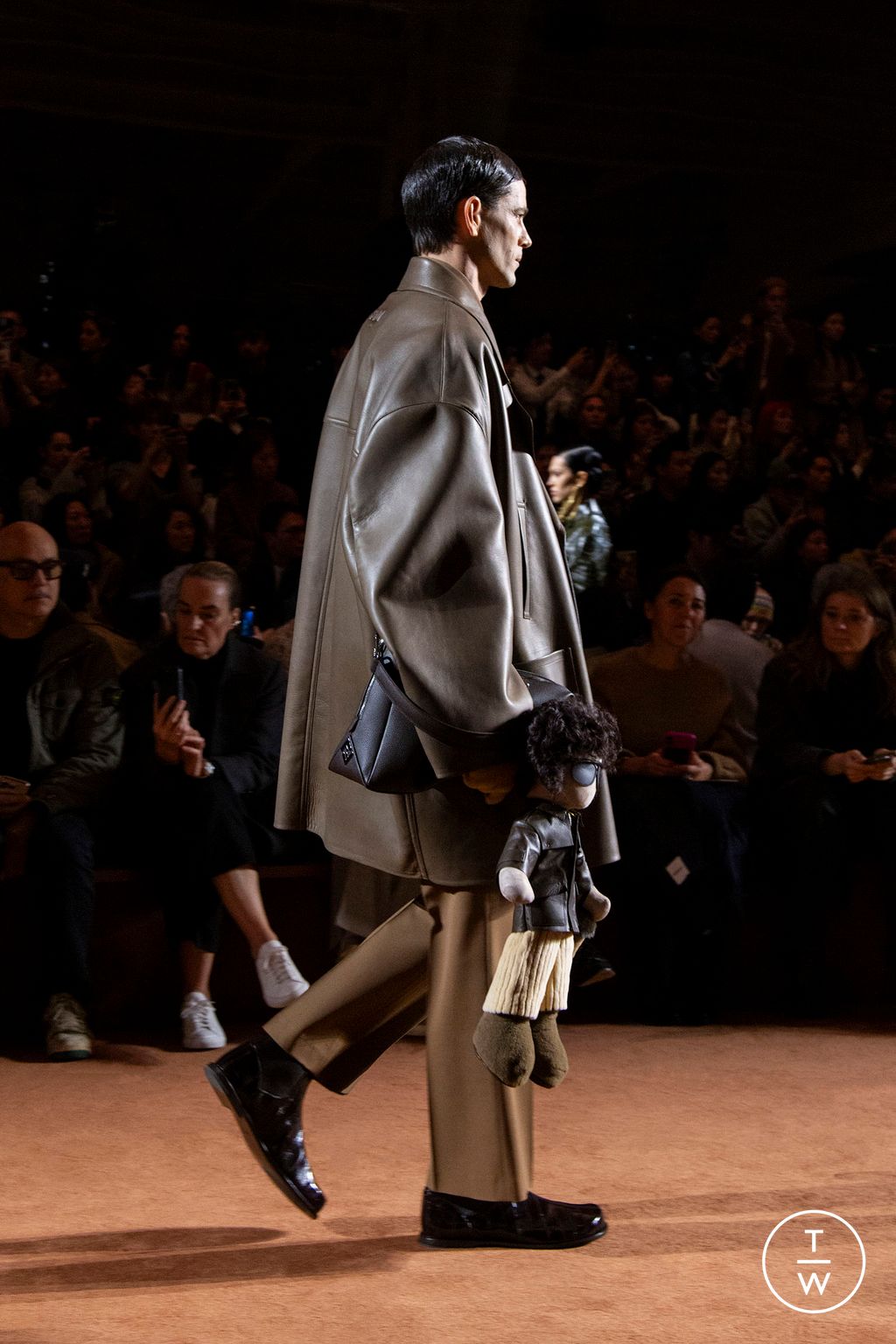 Fashion Week Milan Fall/Winter 2025 look 108 de la collection Fendi womenswear accessories