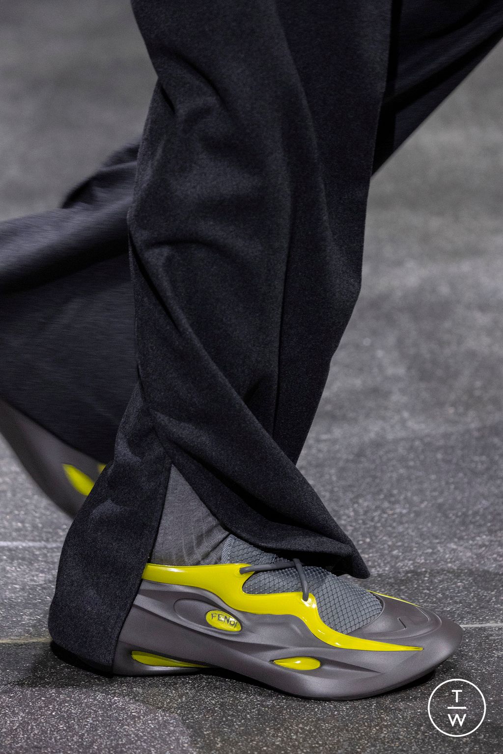 Fashion Week Paris Fall/Winter 2024 look 19 from the Fendi collection menswear accessories
