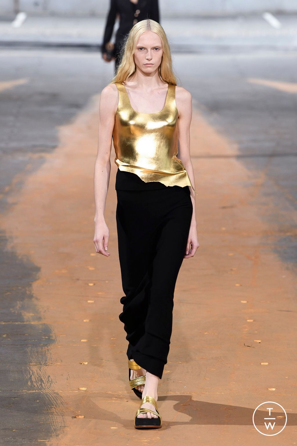 Fashion Week New York Spring/Summer 2023 look 5 from the Gabriela Hearst collection womenswear