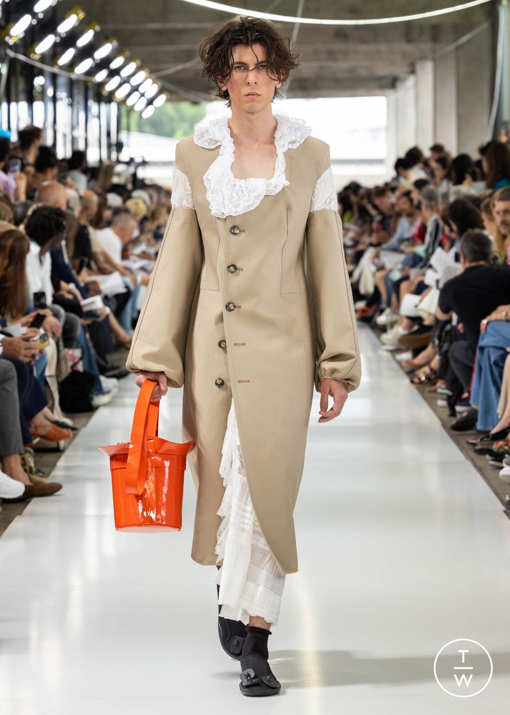 Fashion Week Paris Spring/Summer 2024 look 36 de la collection IFM PARIS menswear