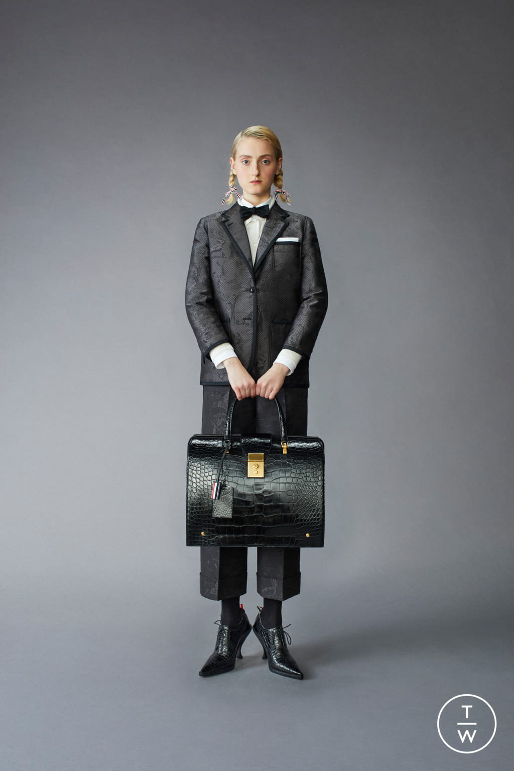 Fashion Week Paris Pre-Fall 2021 look 37 from the Thom Browne collection 女装