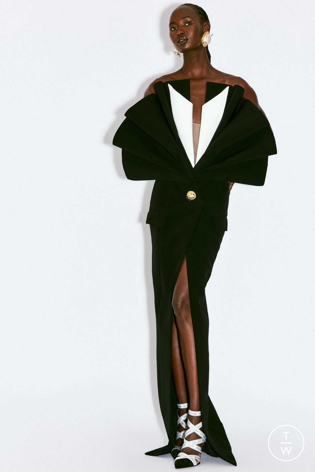 Fashion Week Paris Resort 2025 look 37 from the Balmain collection womenswear