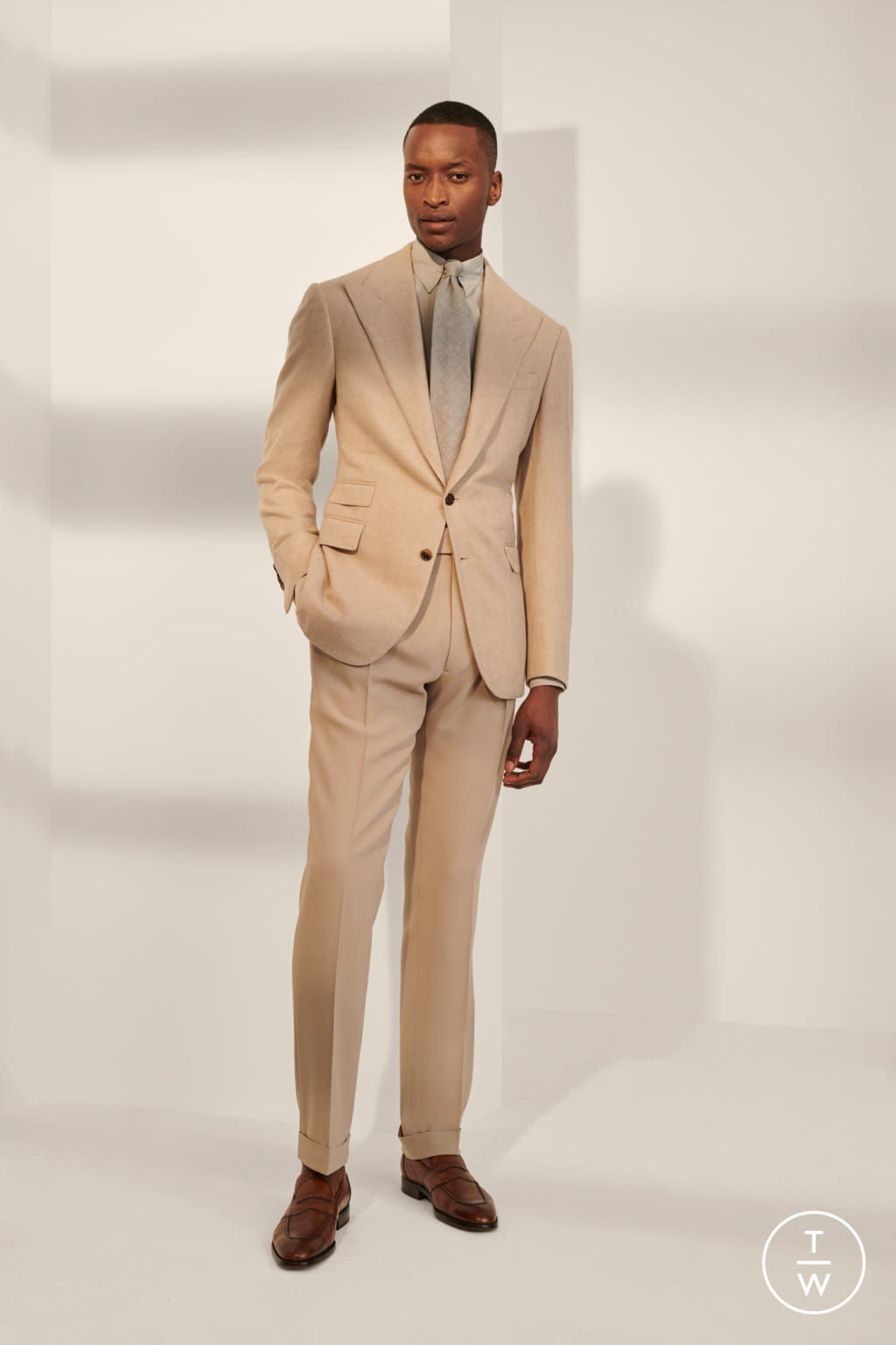 Fashion Week Milan Spring/Summer 2020 look 35 from the Ralph Lauren Purple Label collection 男装
