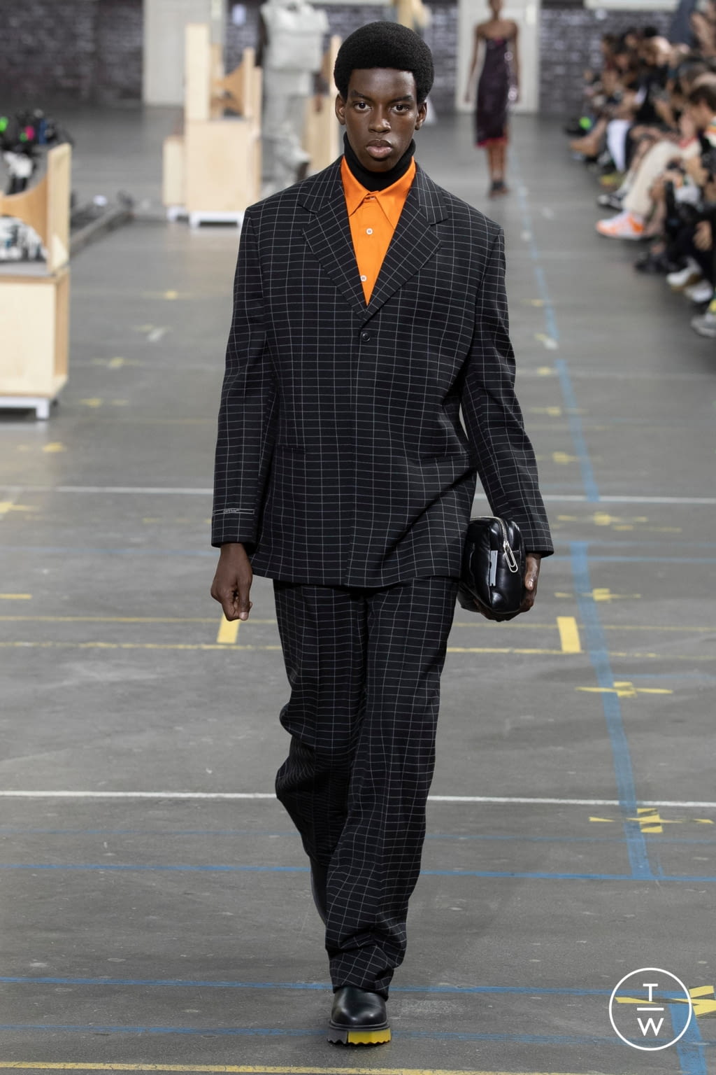 Fashion Week Paris Fall/Winter 2021 look 37 from the Off-White collection womenswear
