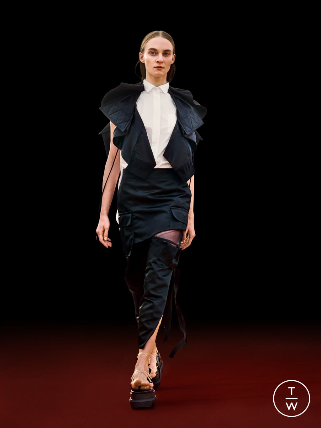 Fashion Week Paris Spring/Summer 2022 look 37 de la collection Sacai womenswear