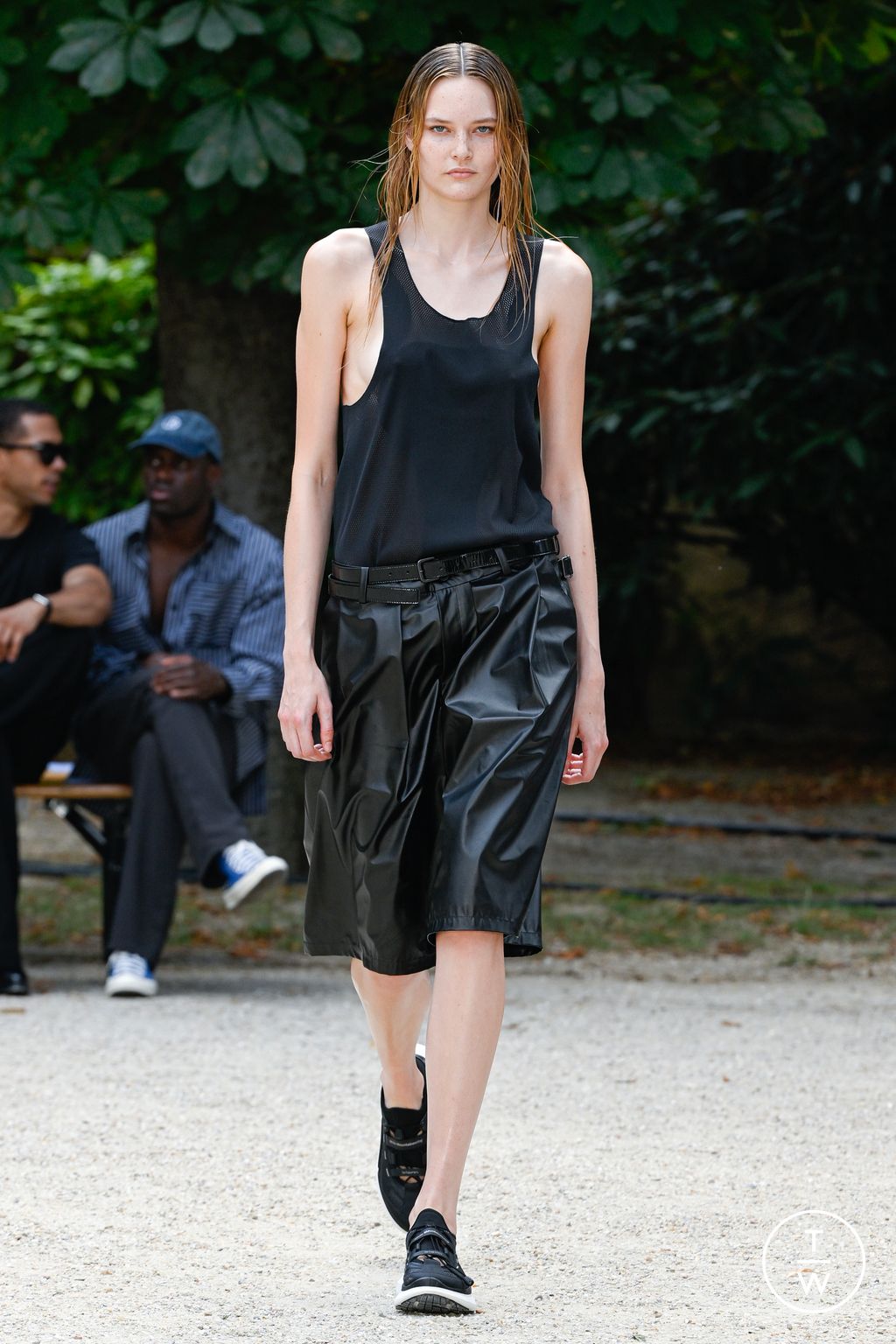 Fashion Week Paris Spring/Summer 2026 look 37 de la collection White Mountaineering menswear
