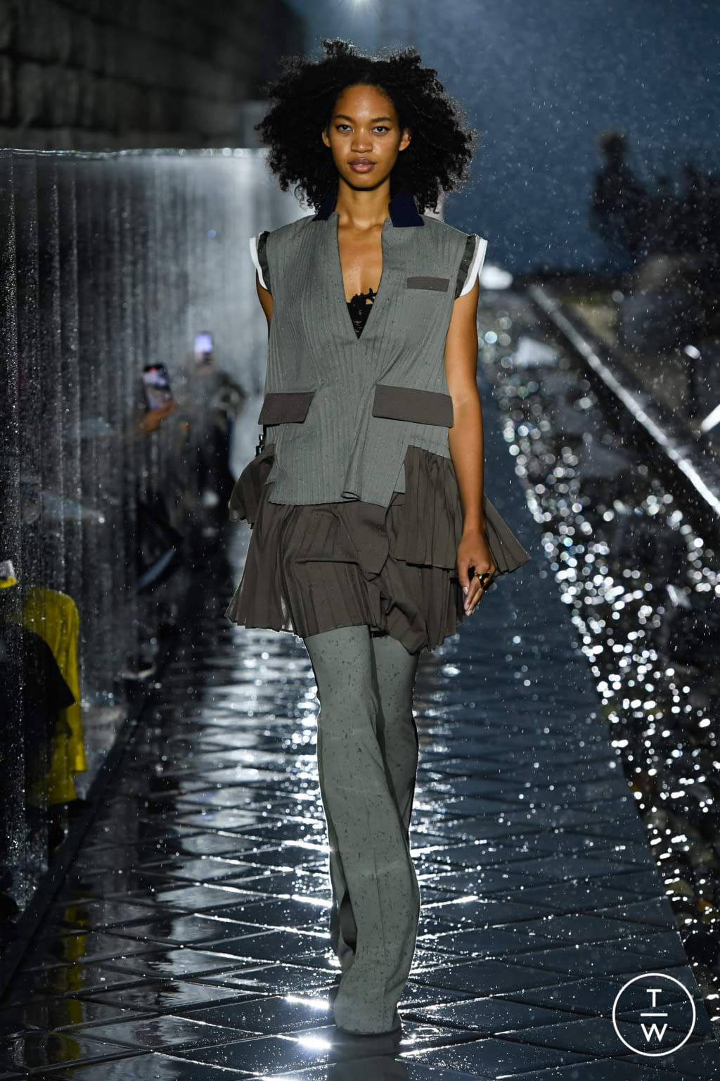 Fashion Week Paris Spring/Summer 2021 look 37 de la collection Sacai womenswear