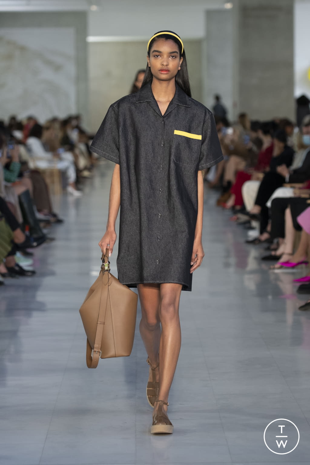 Fashion Week Milan Spring/Summer 2022 look 37 from the Max Mara collection 女装