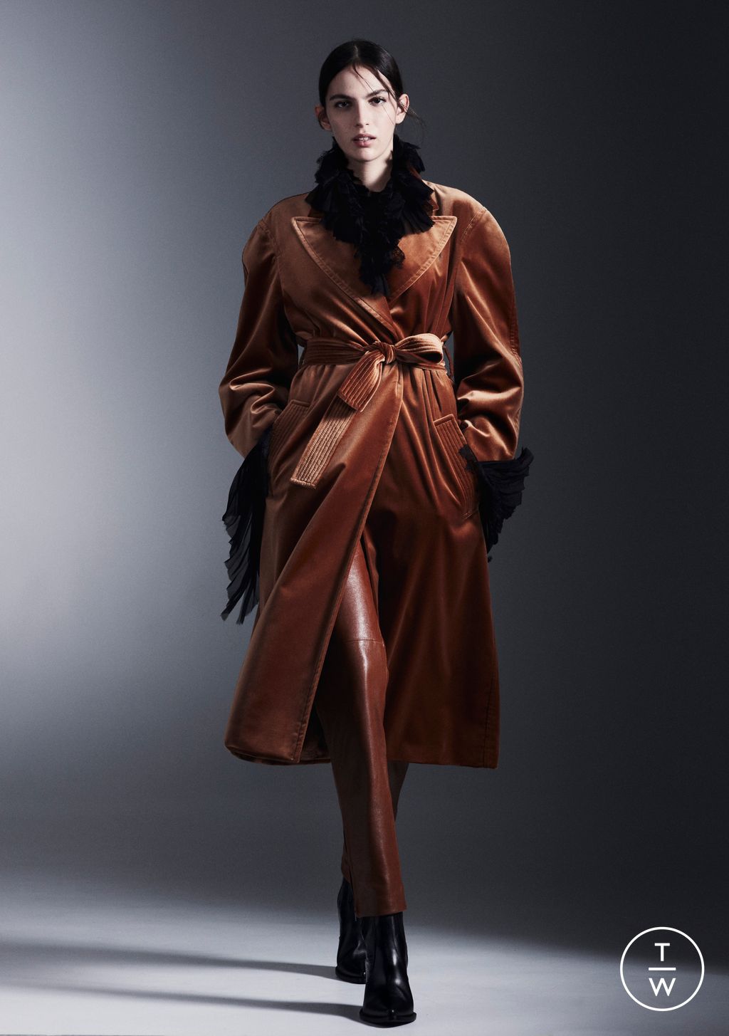 Fashion Week Milan Pre-Fall 2023 look 37 from the Alberta Ferretti collection 女装
