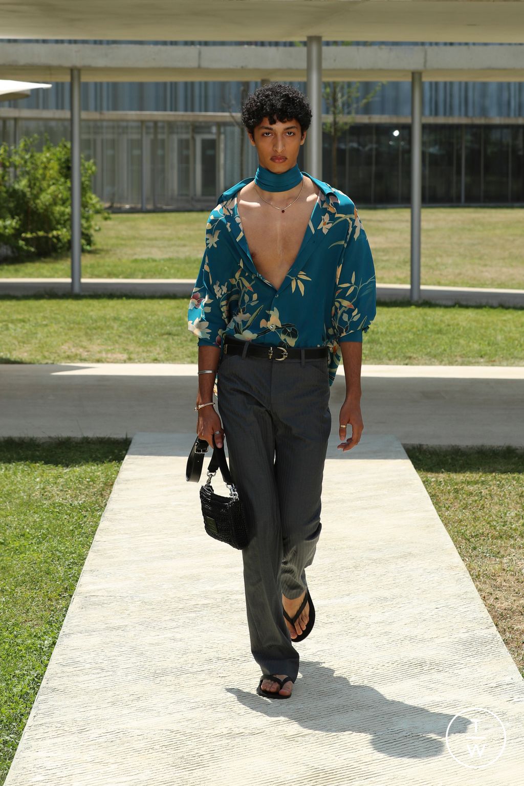 Fashion Week Milan Spring/Summer 2023 look 37 from the Etro collection menswear