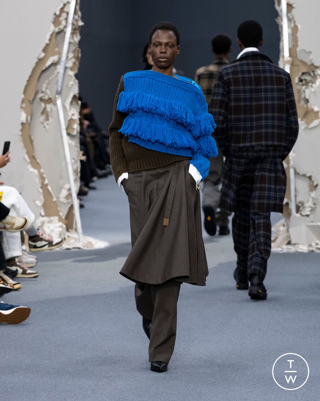 Fashion Week Paris Fall/Winter 2026 look 37 from the Sacai collection 男装