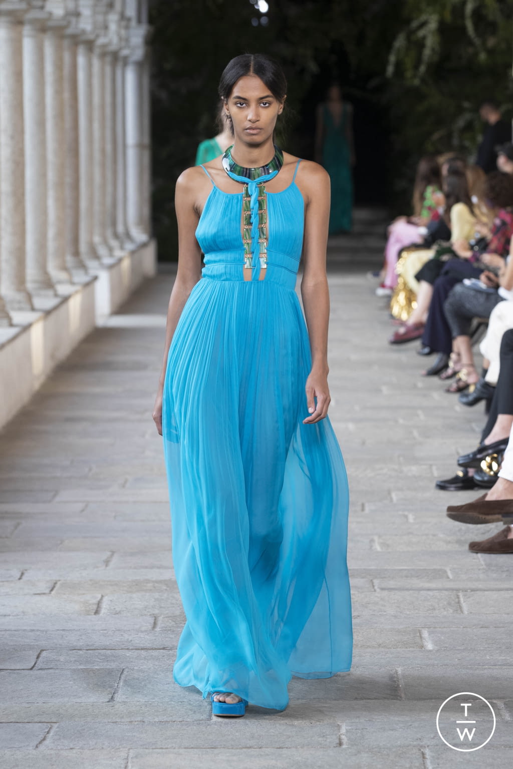 Fashion Week Milan Spring/Summer 2022 look 37 from the Alberta Ferretti collection 女装