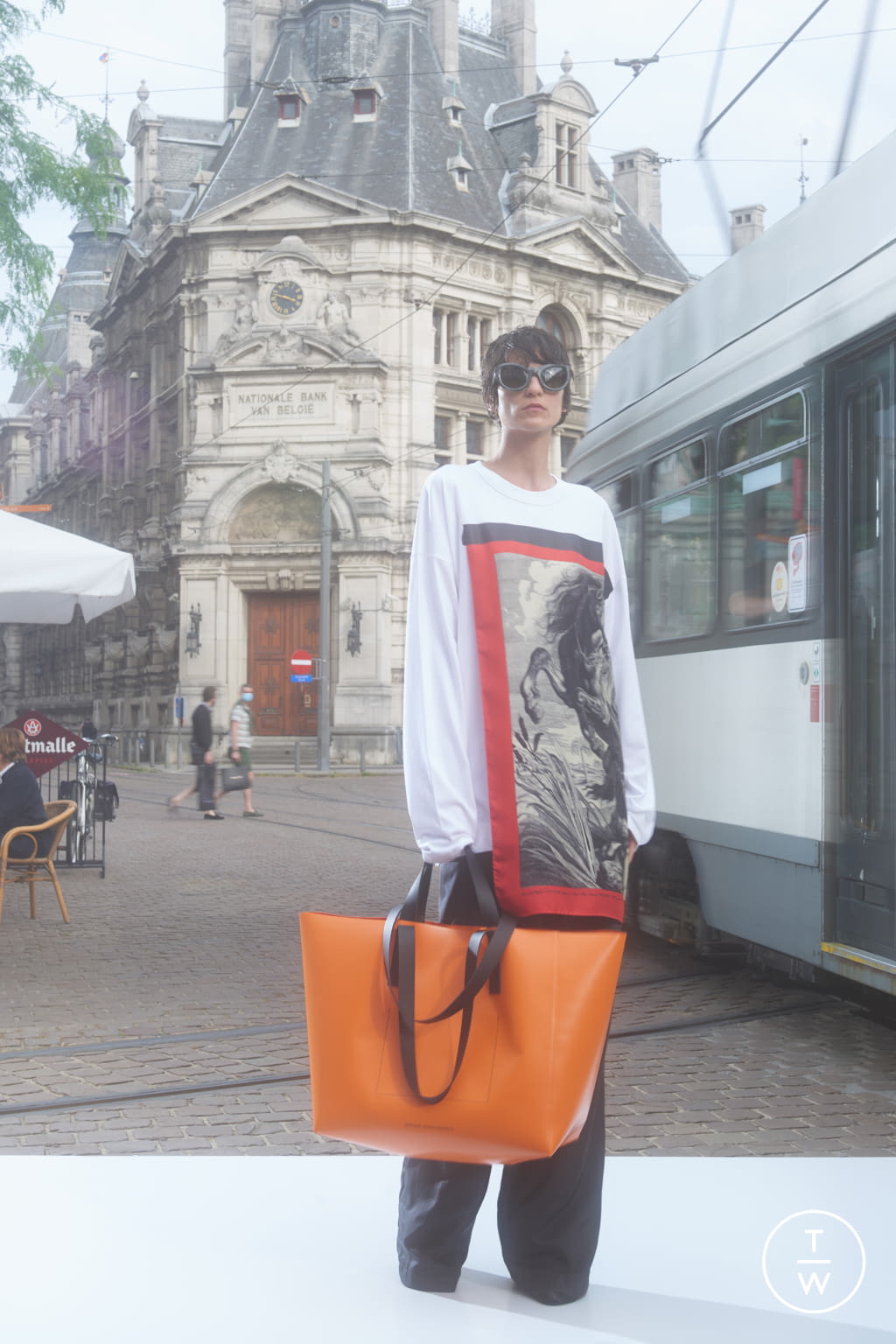 Fashion Week Paris Spring/Summer 2022 look 37 de la collection Dries Van Noten menswear
