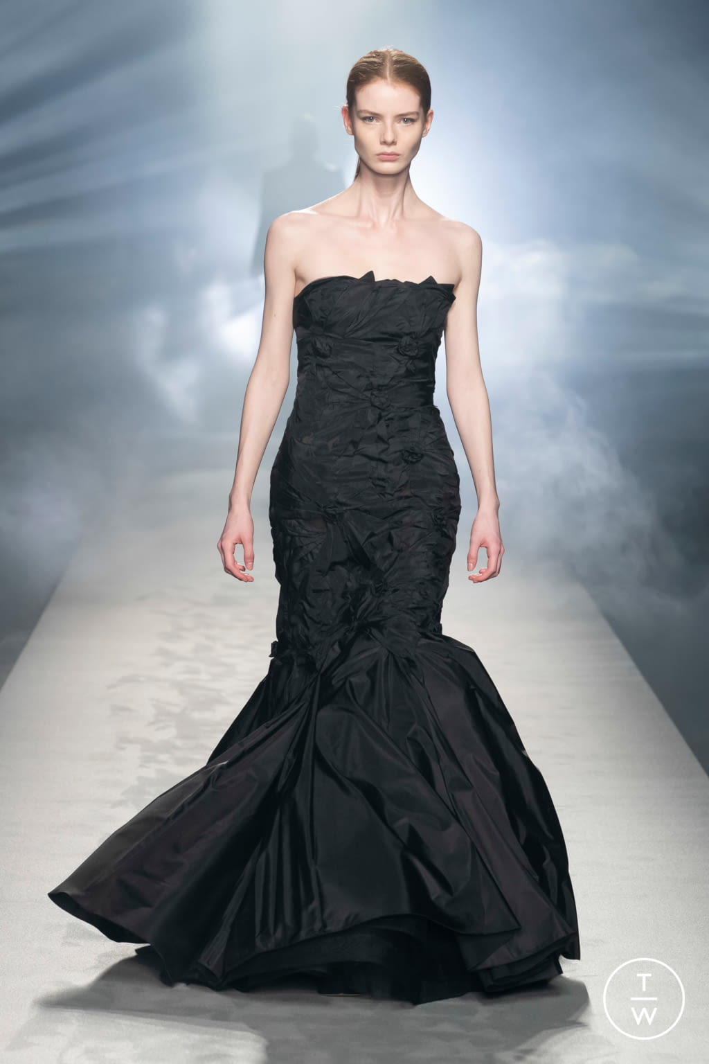 Fashion Week Milan Fall/Winter 2021 look 37 from the Alberta Ferretti collection womenswear