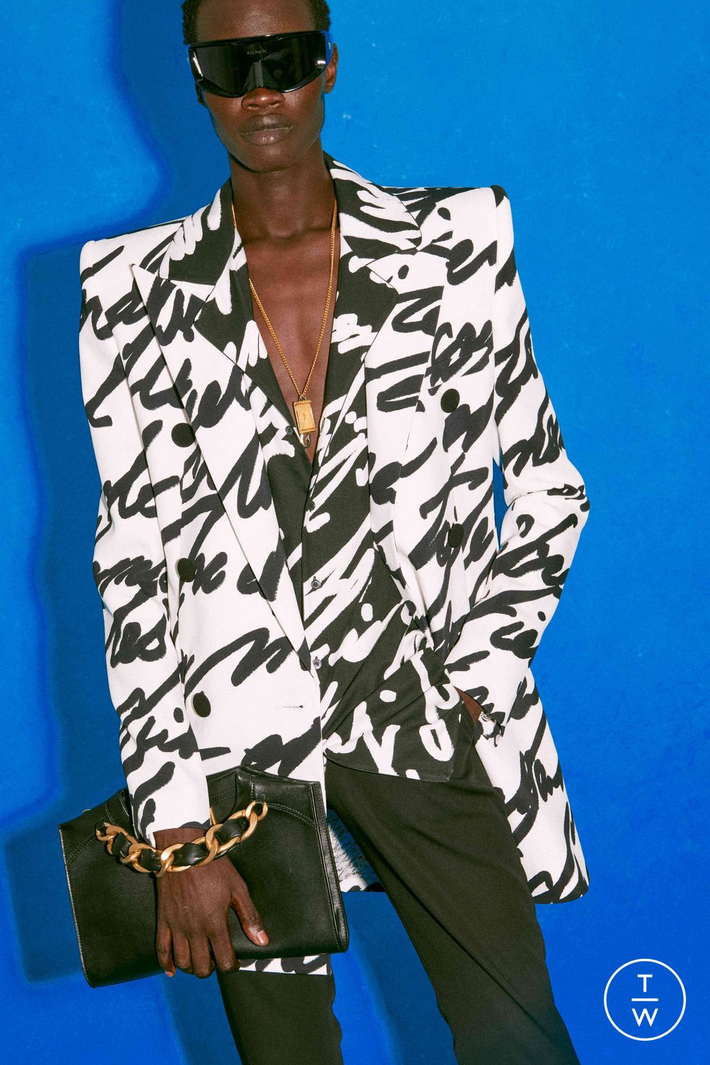 Fashion Week Paris Resort 2025 look 37 from the Balmain collection menswear