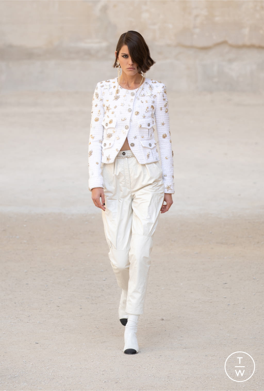 Fashion Week Paris Resort 2022 look 37 from the Chanel collection womenswear