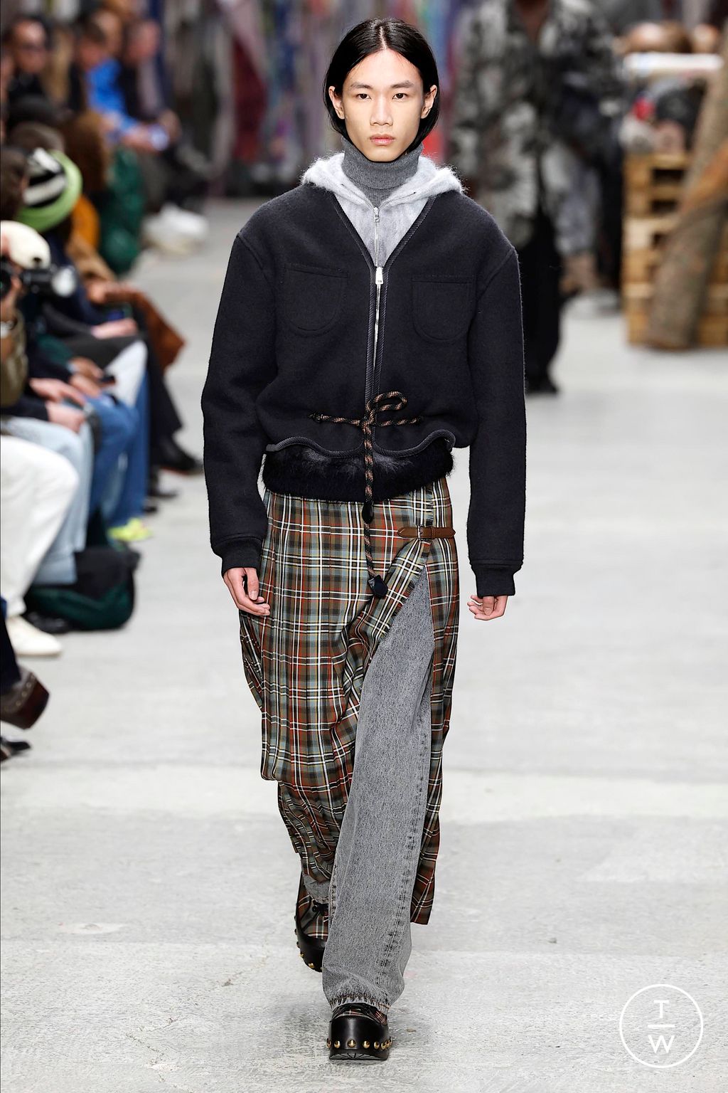 Fashion Week Milan Fall/Winter 2023 look 22 from the Etro collection menswear