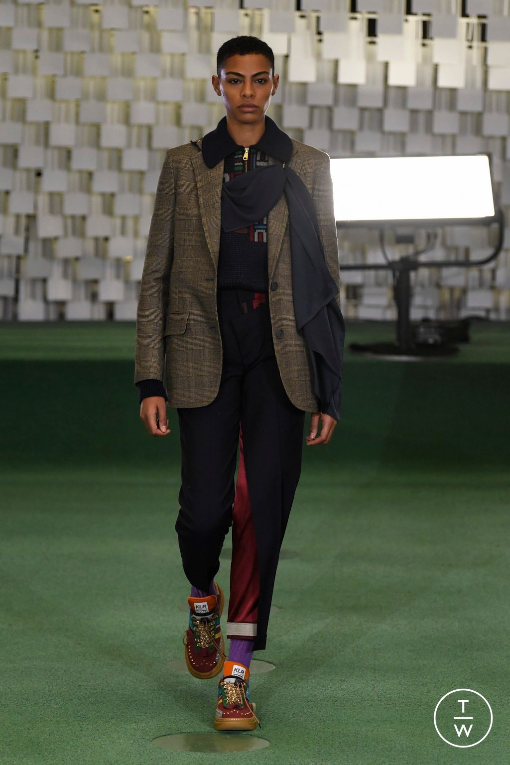 Fashion Week Paris Fall/Winter 2023 look 34 from the Kolor collection menswear