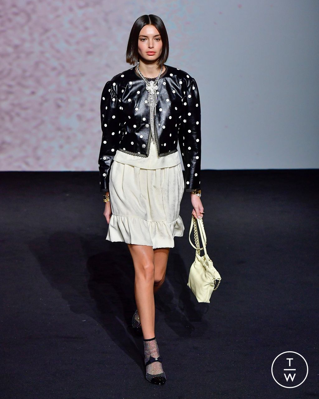 Fashion Week Paris Spring/Summer 2023 look 13 from the Chanel collection 女装