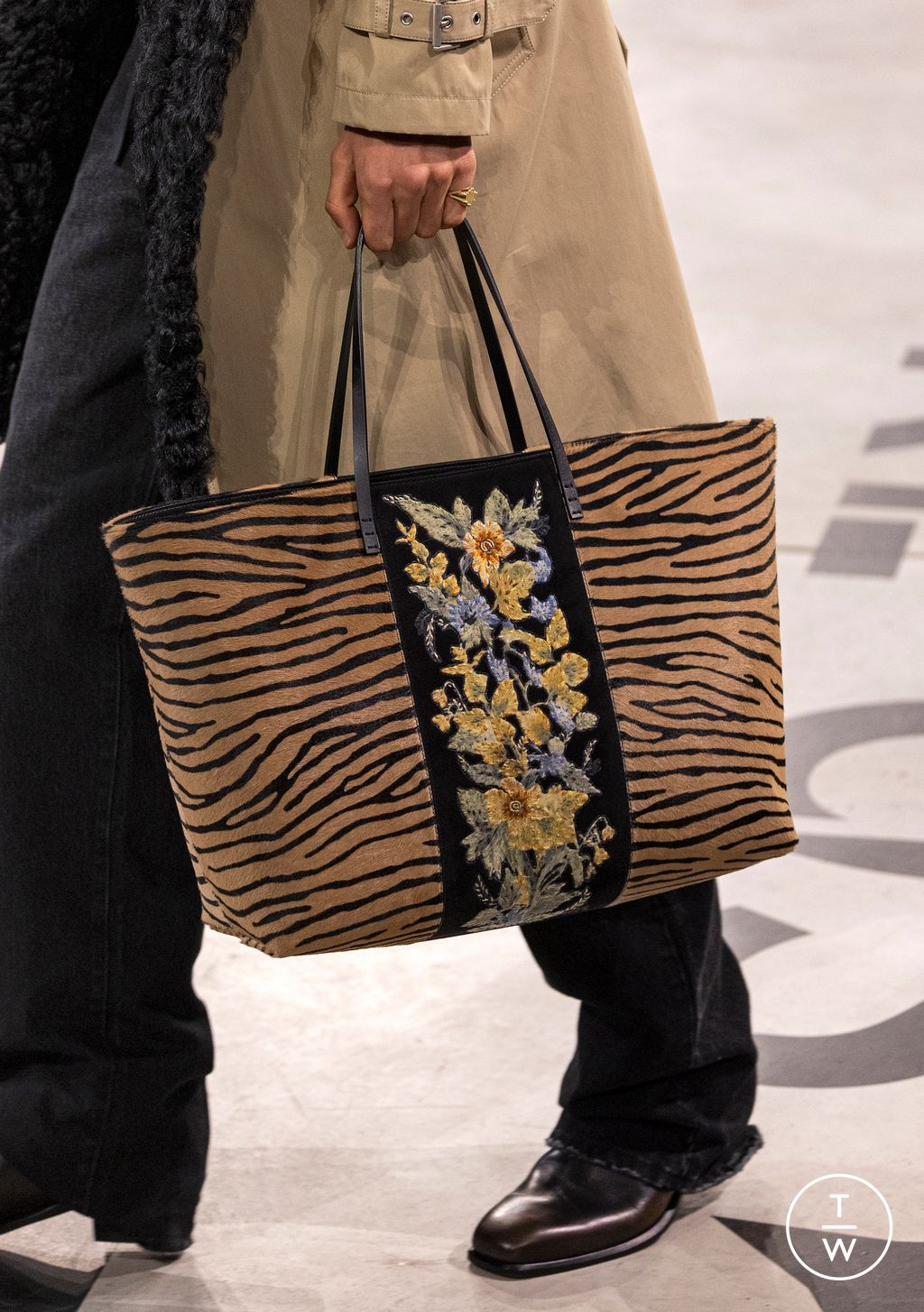 Fashion Week Milan Fall/Winter 2026 look 49 from the Fendi collection womenswear accessories