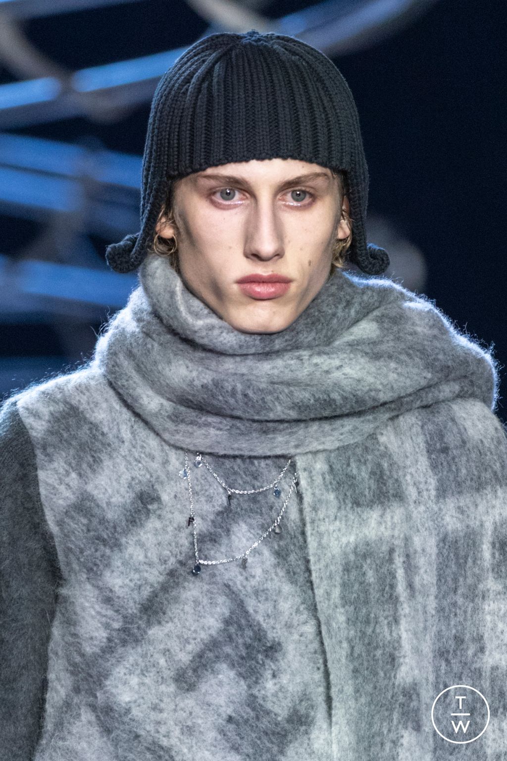 Fashion Week Milan Fall/Winter 2023 look 31 from the Fendi collection 男装配饰