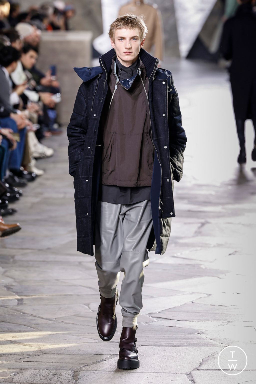 Fashion Week Paris Fall/Winter 2023 look 23 from the Hermès collection menswear