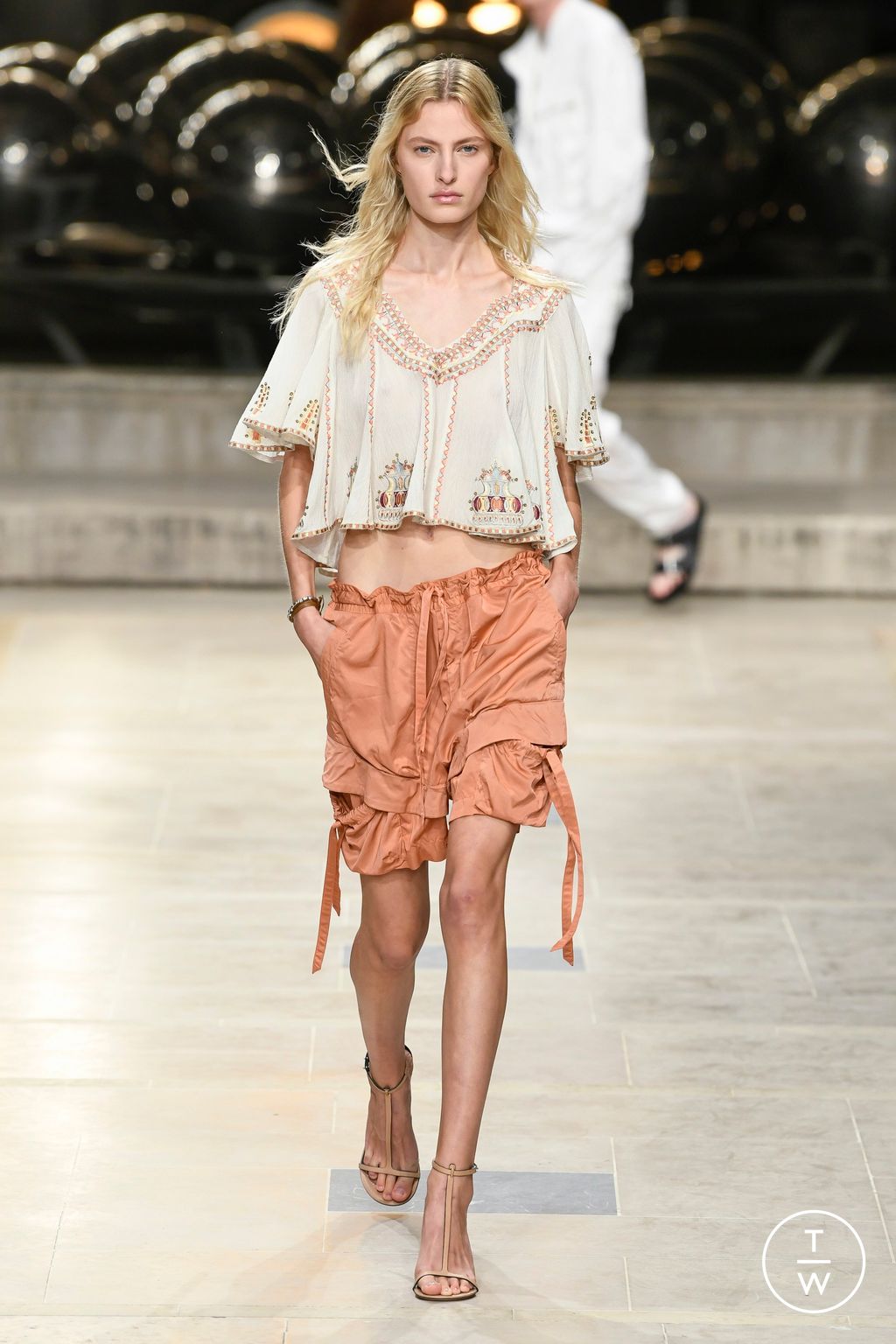 Fashion Week Paris Spring/Summer 2023 look 34 de la collection Isabel Marant womenswear