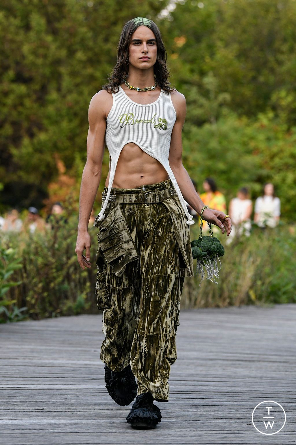 Fashion Week New York Spring/Summer 2023 look 29 de la collection Collina Strada womenswear