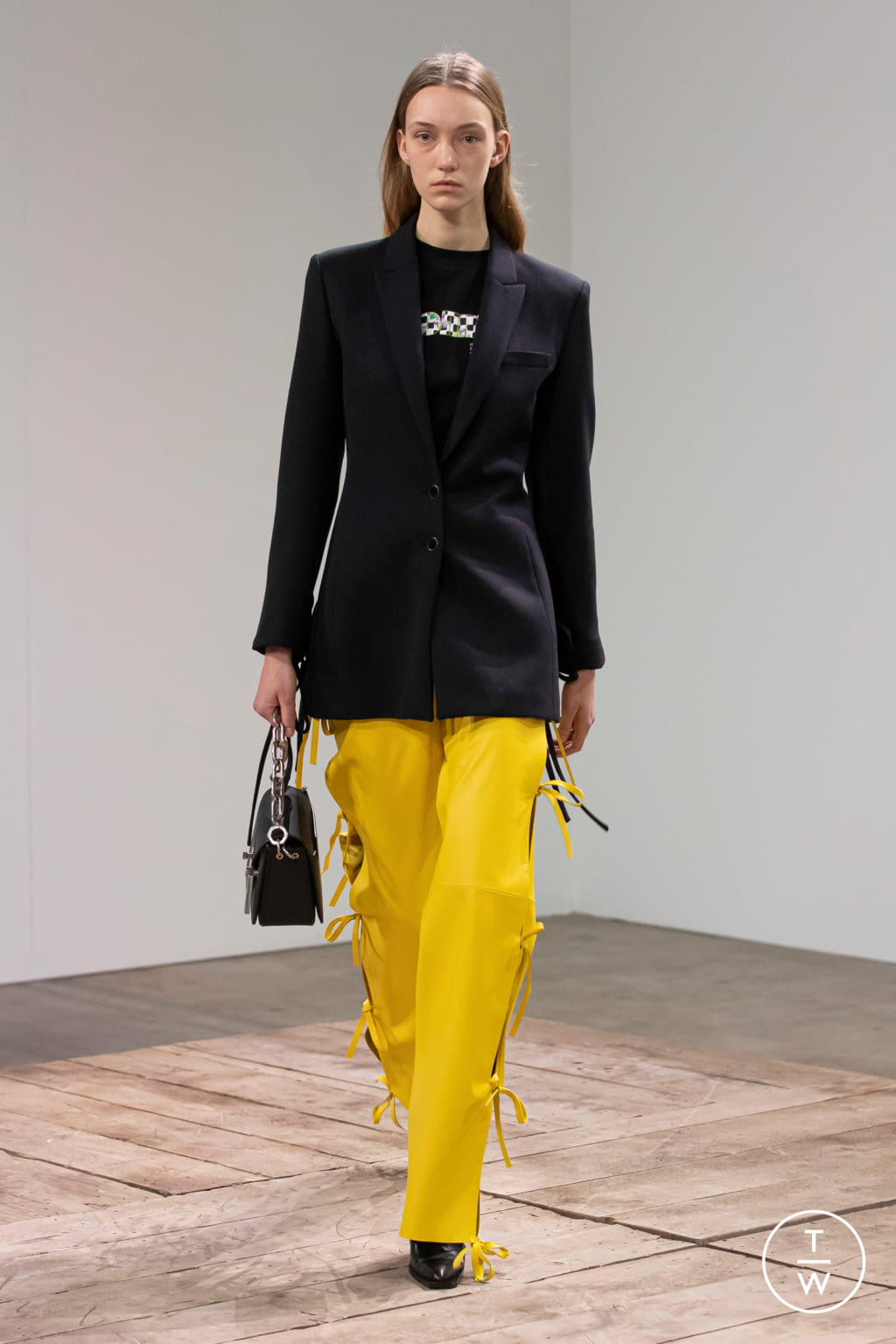 Fashion Week Milan Spring/Summer 2021 look 38 from the Off-White collection womenswear