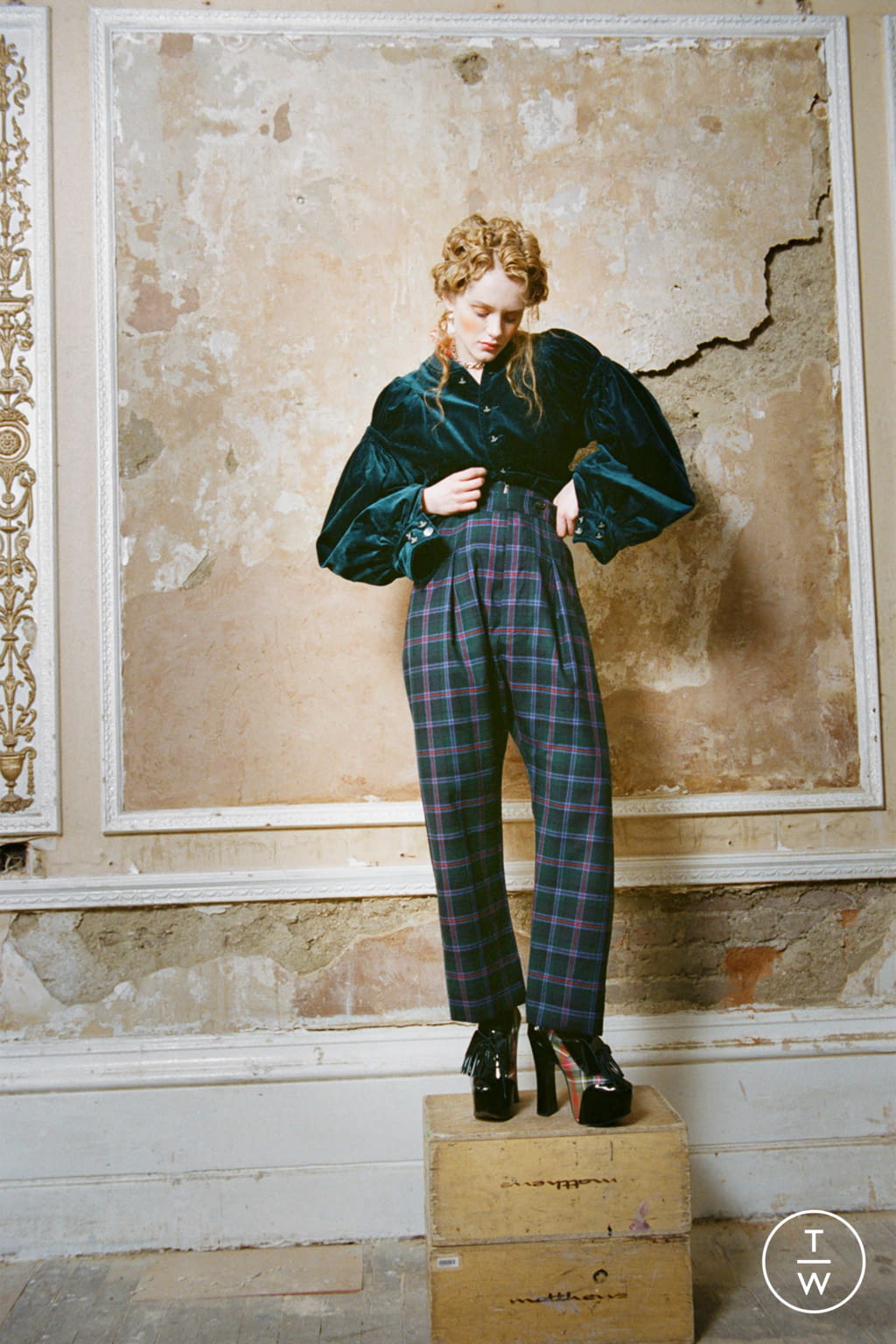 Fashion Week London Fall/Winter 2021 look 38 de la collection Vivienne Westwood womenswear
