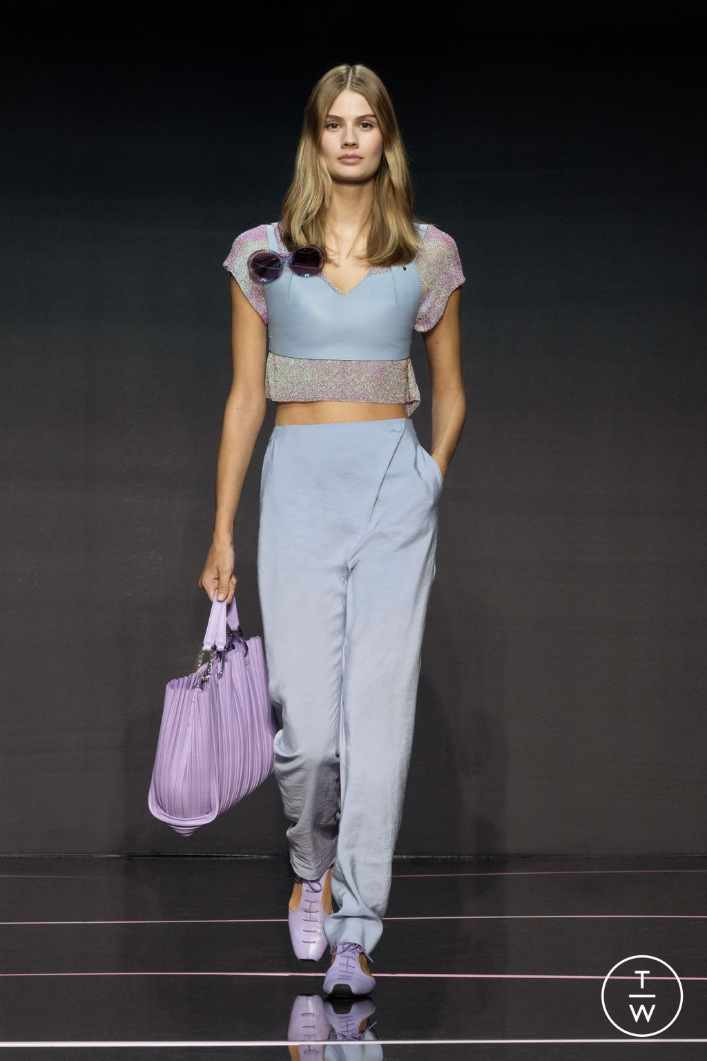 Fashion Week Milan Spring/Summer 2024 look 38 from the Emporio Armani collection 女装
