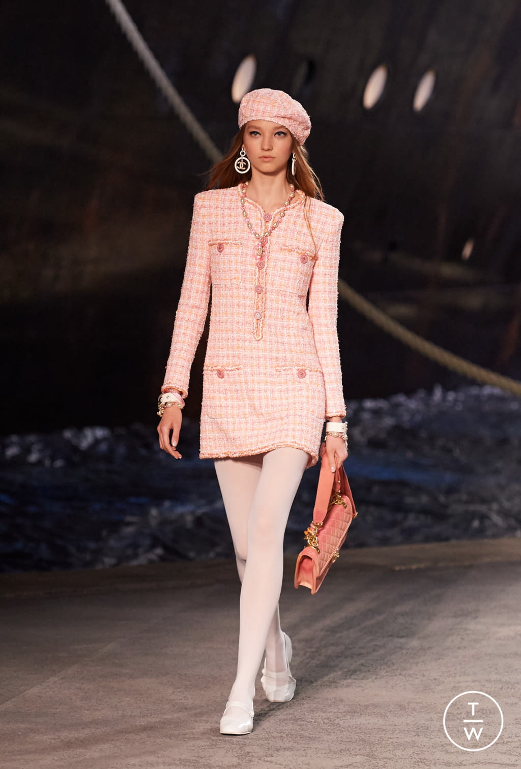 Fashion Week Paris Resort 2019 look 38 from the Chanel collection womenswear