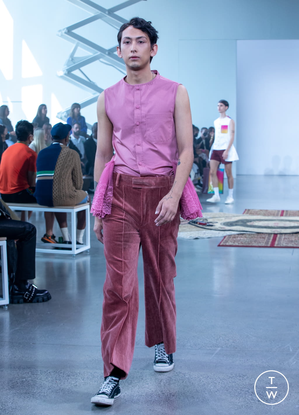 Fashion Week New York Spring/Summer 2022 look 38 from the Kenneth Nicholson collection 女装