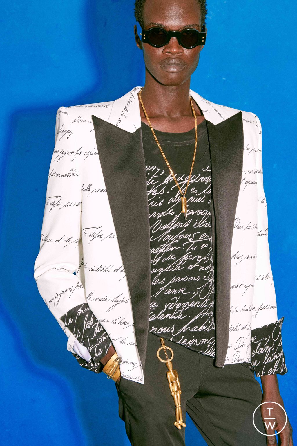 Fashion Week Paris Resort 2025 look 38 from the Balmain collection menswear