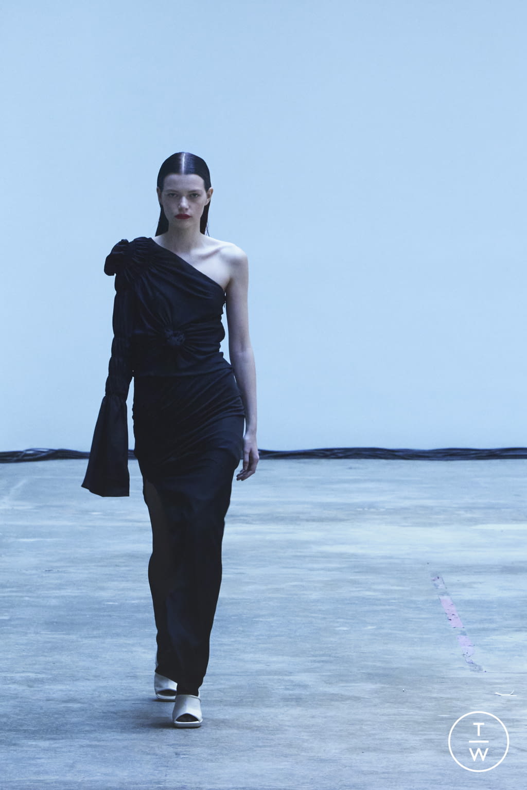 Fashion Week New York Fall/Winter 2022 look 38 from the Khaite collection 女装