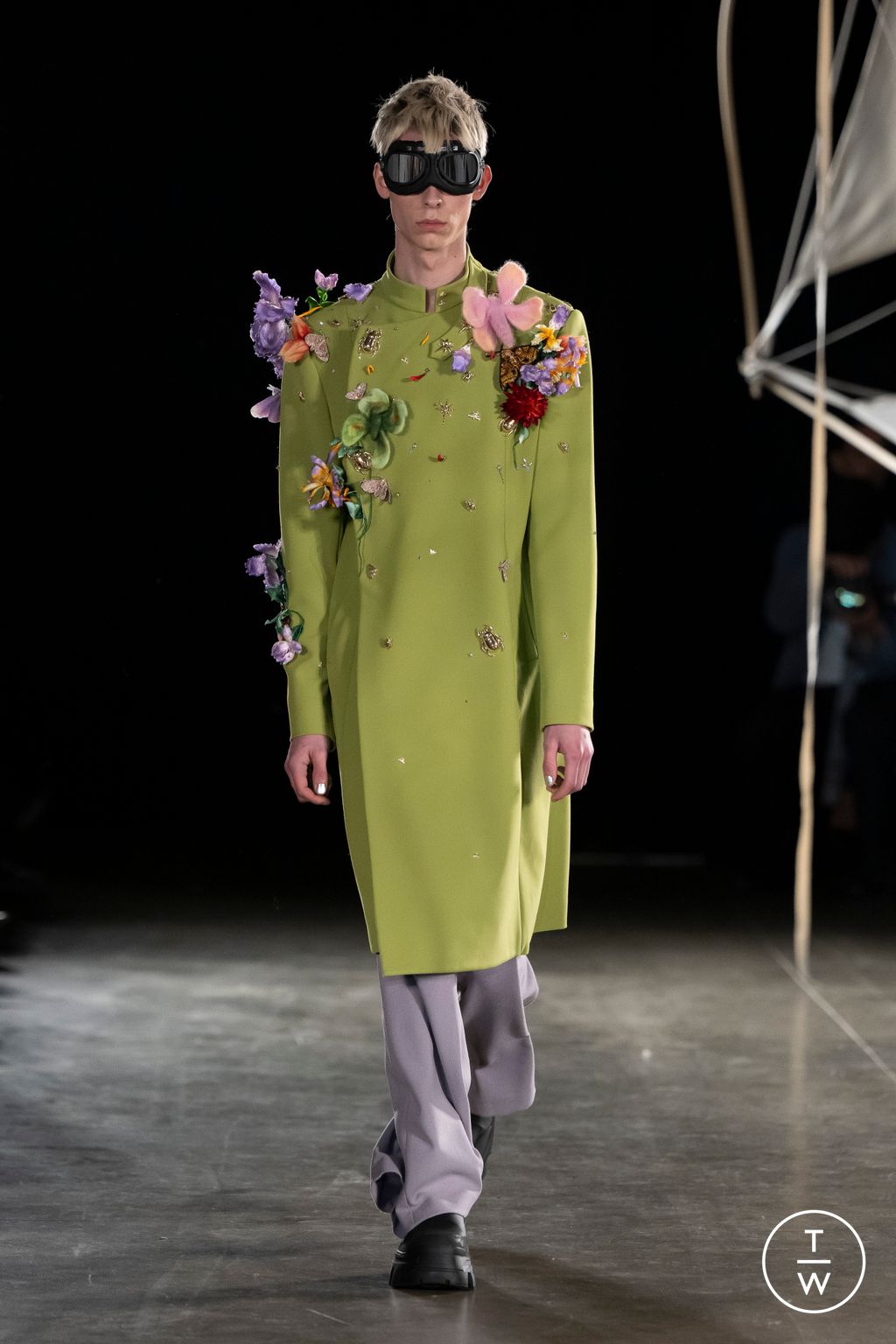 Fashion Week London Fall/Winter 2023 look 38 from the MITHRIDATE collection womenswear