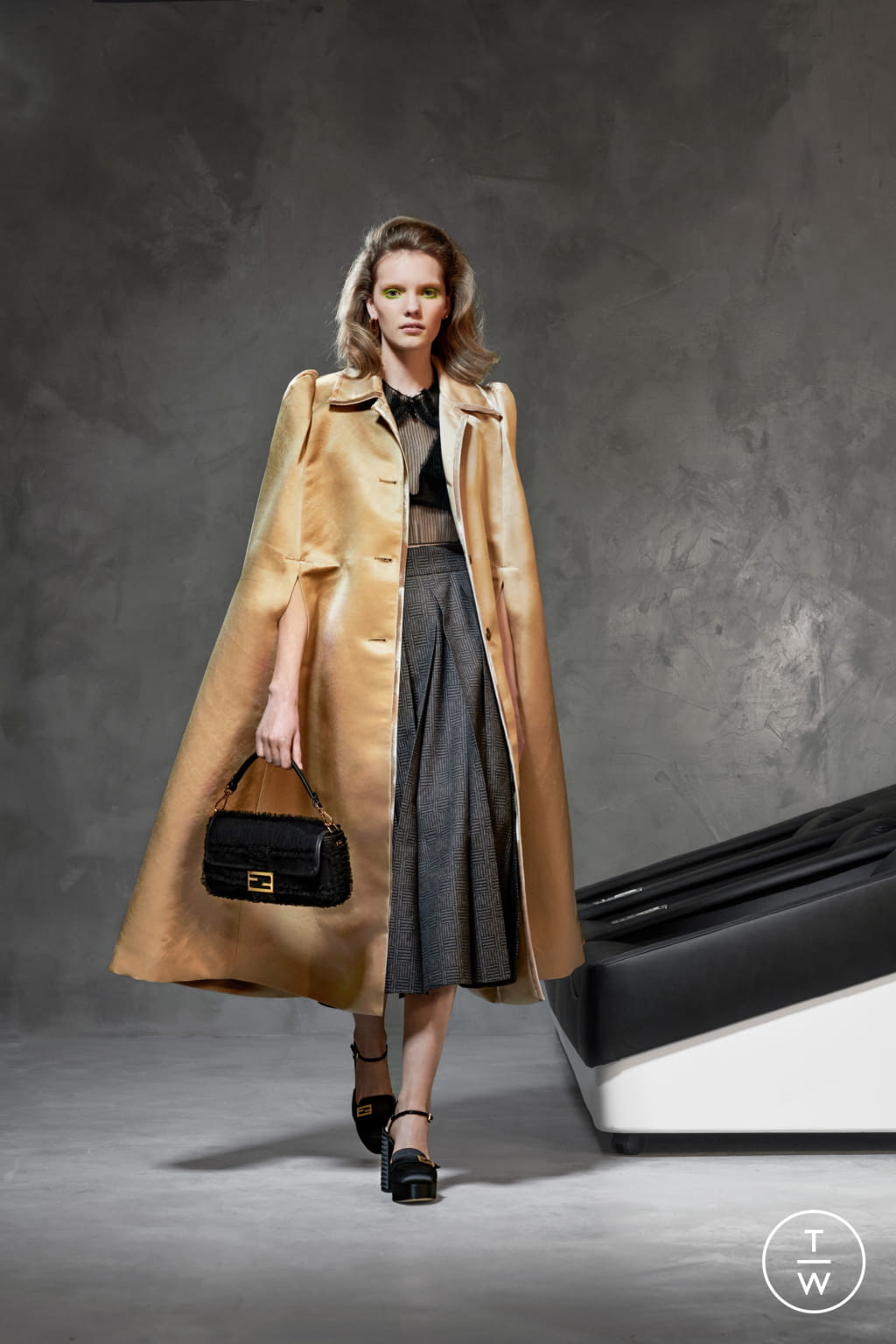 Fashion Week Milan Pre-Fall 2020 look 38 from the Fendi collection 女装
