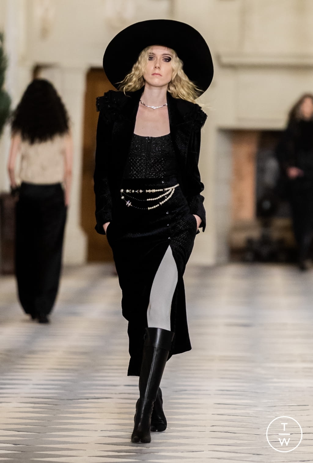 Fashion Week Paris Pre-Fall 2021 look 38 from the Chanel collection 女装