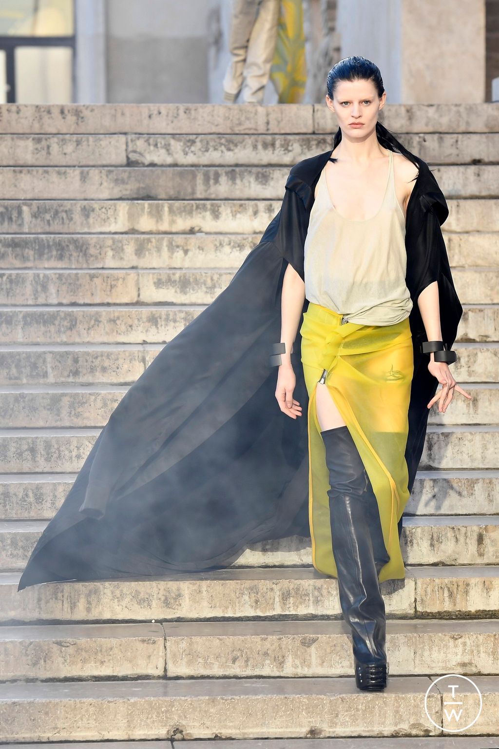 Fashion Week Paris Spring/Summer 2023 look 23 de la collection Rick Owens womenswear