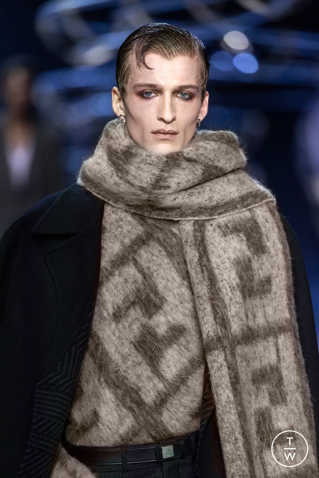 Fashion Week Milan Fall/Winter 2023 look 32 from the Fendi collection menswear accessories
