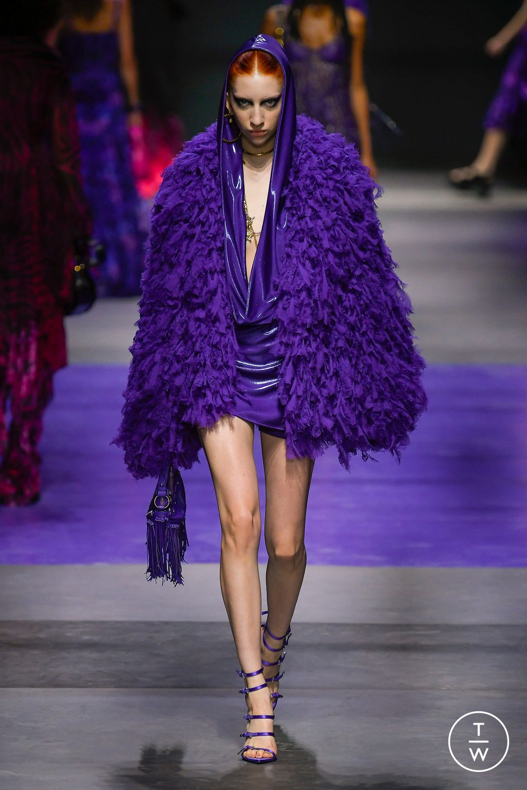 Fashion Week Milan Spring/Summer 2023 look 33 from the Versace collection womenswear