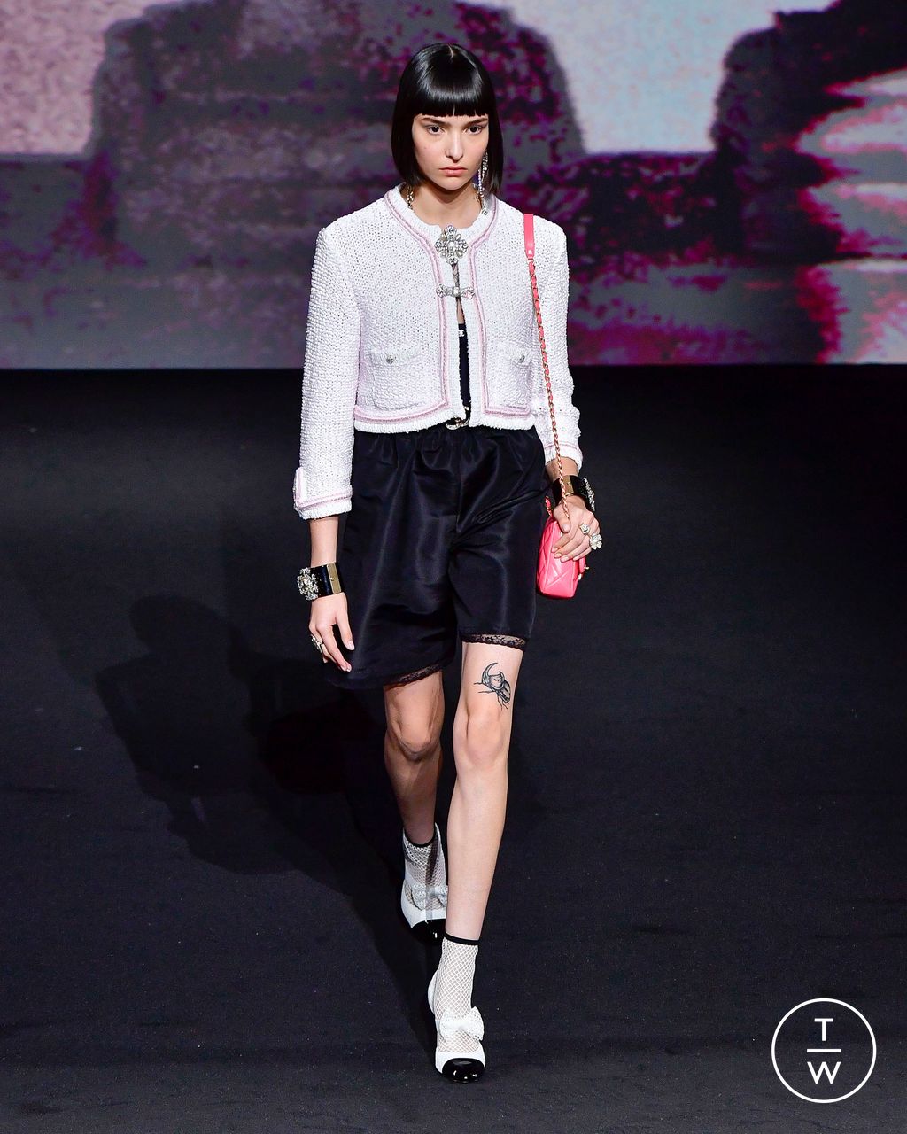 Fashion Week Paris Spring/Summer 2023 look 22 from the Chanel collection womenswear