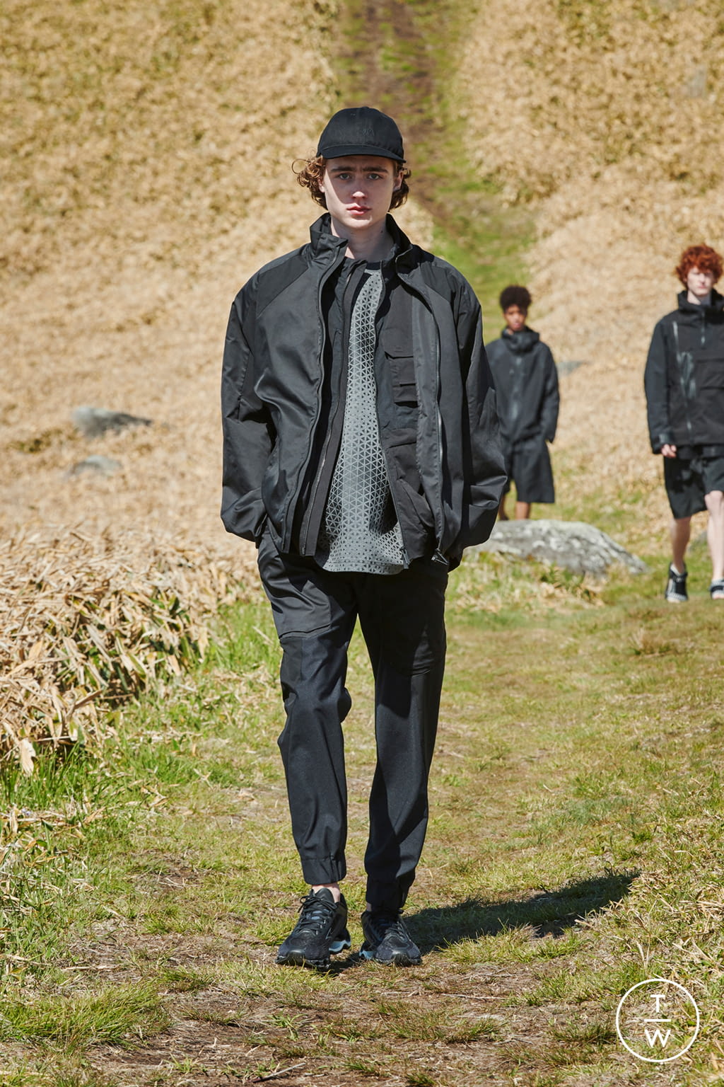 Fashion Week Paris Spring/Summer 2022 look 38 from the White Mountaineering collection menswear