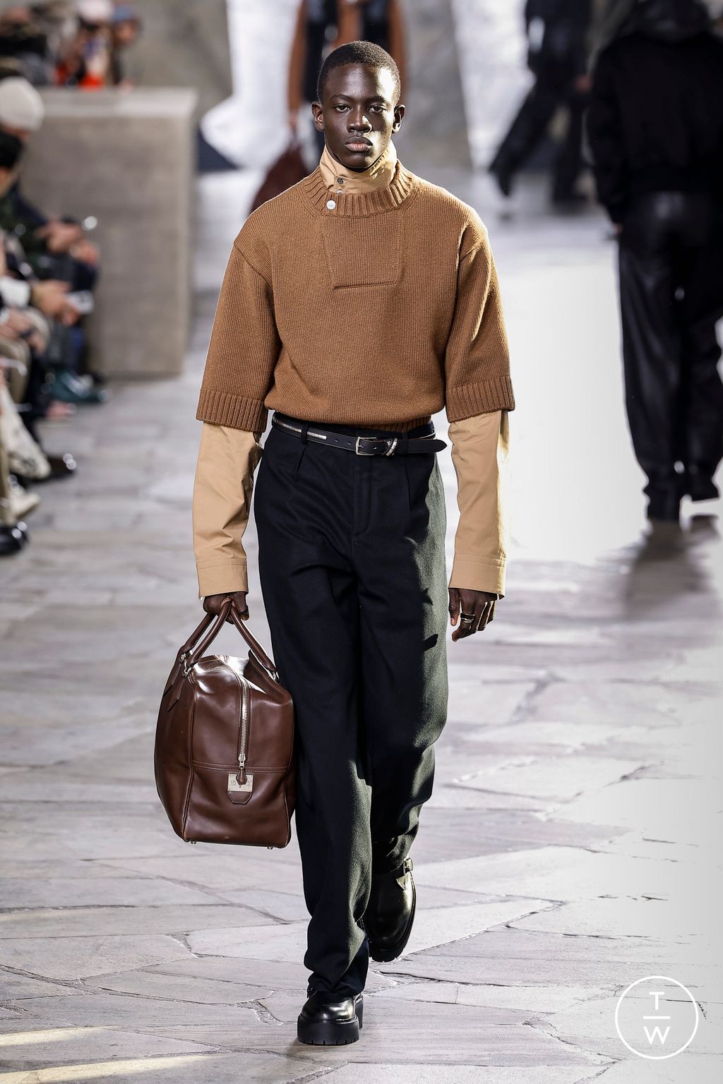 Fashion Week Paris Fall/Winter 2023 look 7 from the Hermès collection 男装