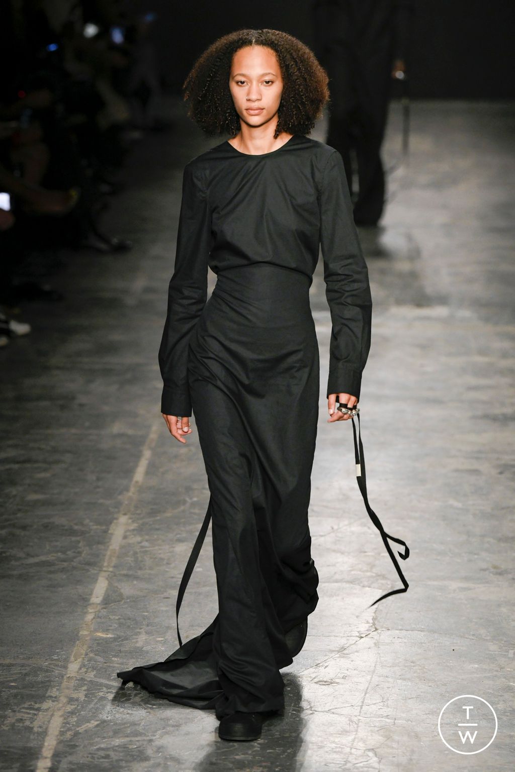 Fashion Week Paris Spring/Summer 2023 look 28 from the Ann Demeulemeester collection 女装
