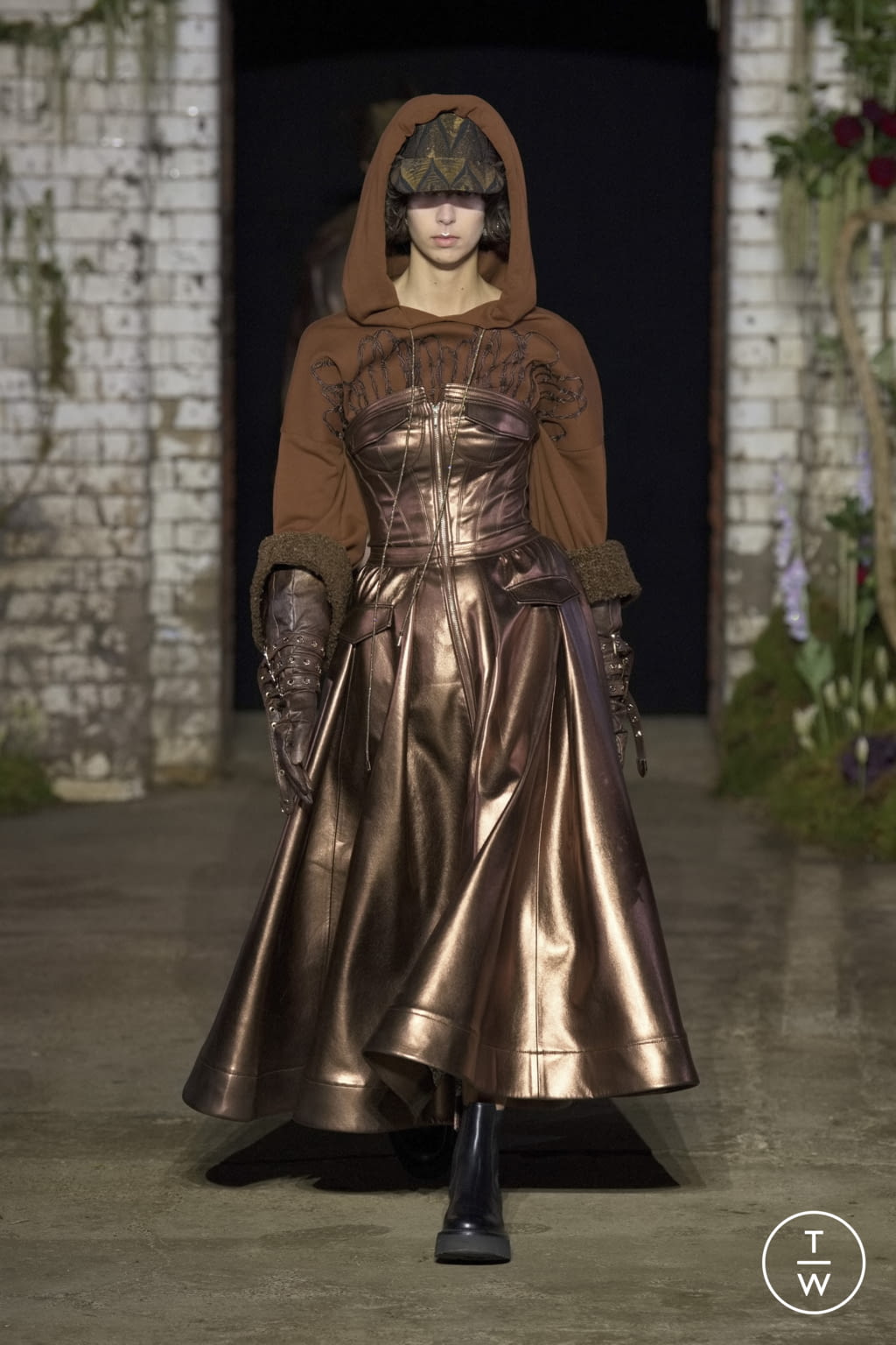 Fashion Week London Fall/Winter 2022 look 39 from the MITHRIDATE collection womenswear