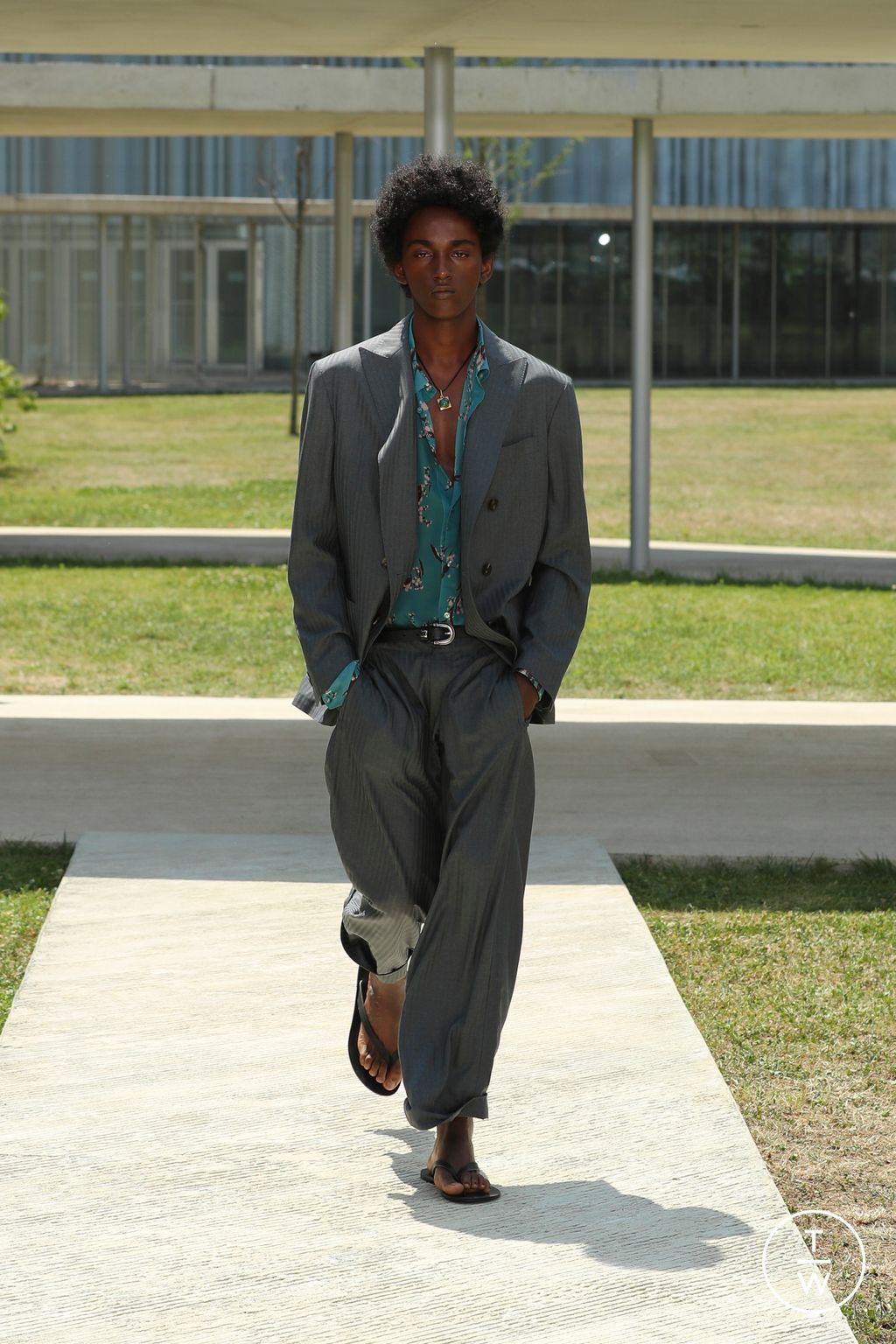 Fashion Week Milan Spring/Summer 2023 look 39 from the Etro collection menswear