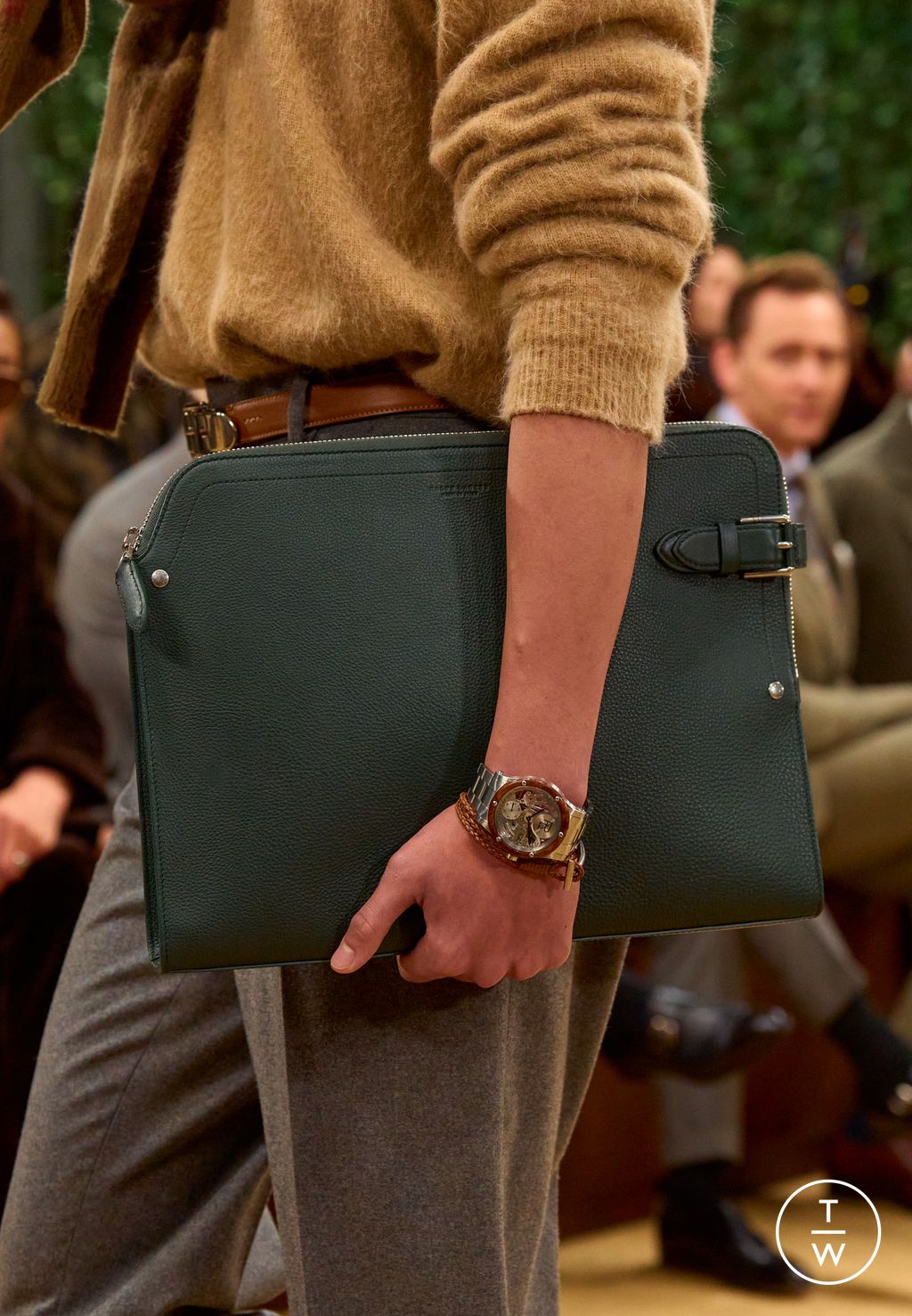 Fashion Week Milan Fall/Winter 2026 look 2 from the Ralph Lauren Purple Label collection 男装配饰