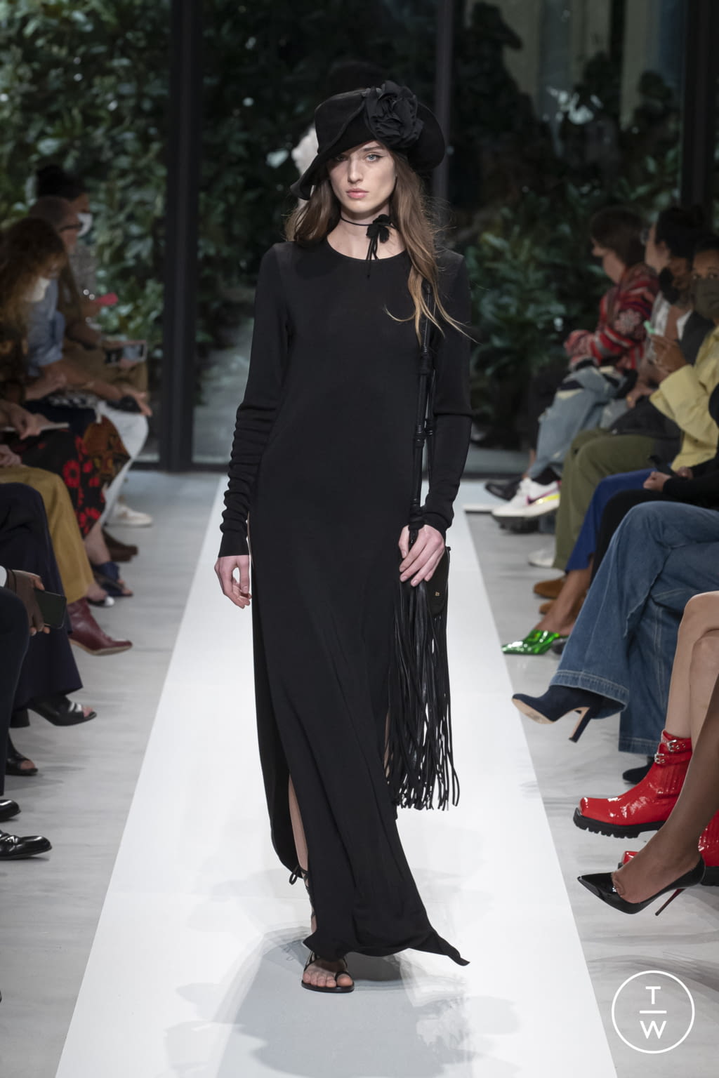 Fashion Week Milan Spring/Summer 2022 look 39 from the Philosophy di Lorenzo Serafini collection 女装