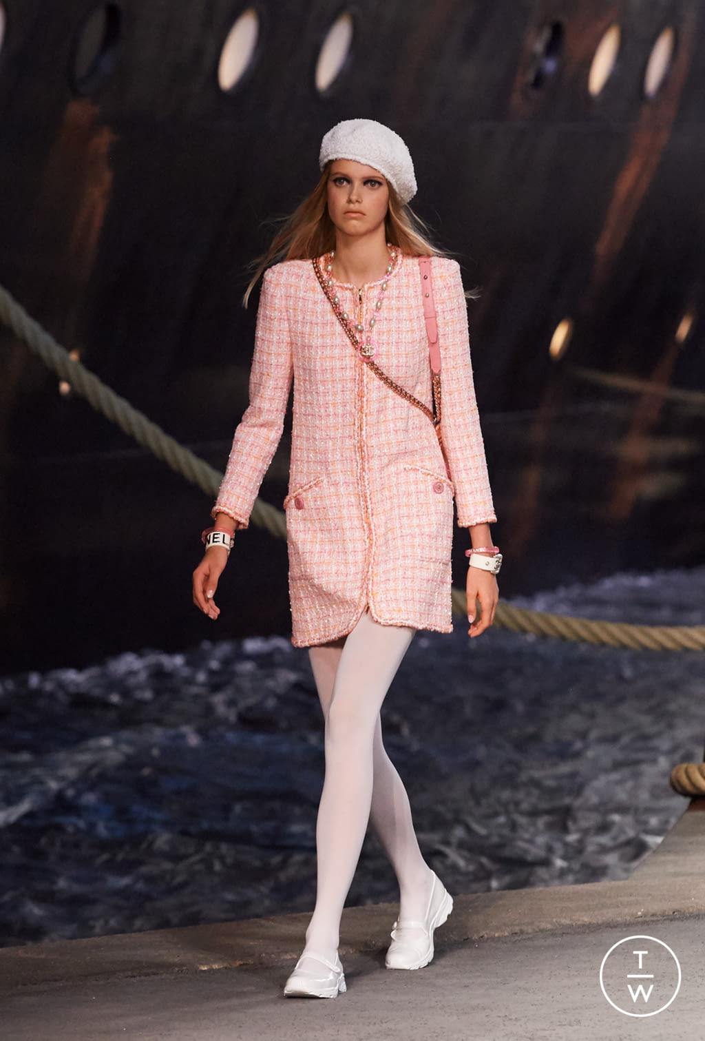 Fashion Week Paris Resort 2019 look 39 from the Chanel collection womenswear